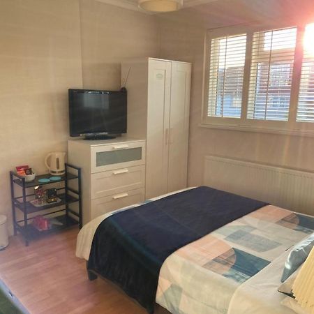 Streatham Common Bed & Breakfast Лондон Екстериор снимка