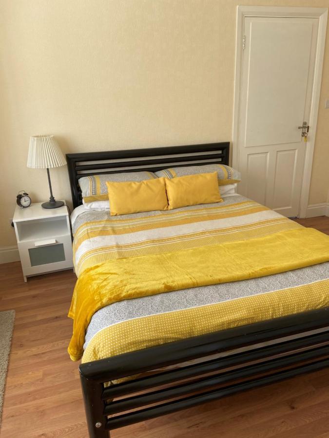 Streatham Common Bed & Breakfast Лондон Екстериор снимка