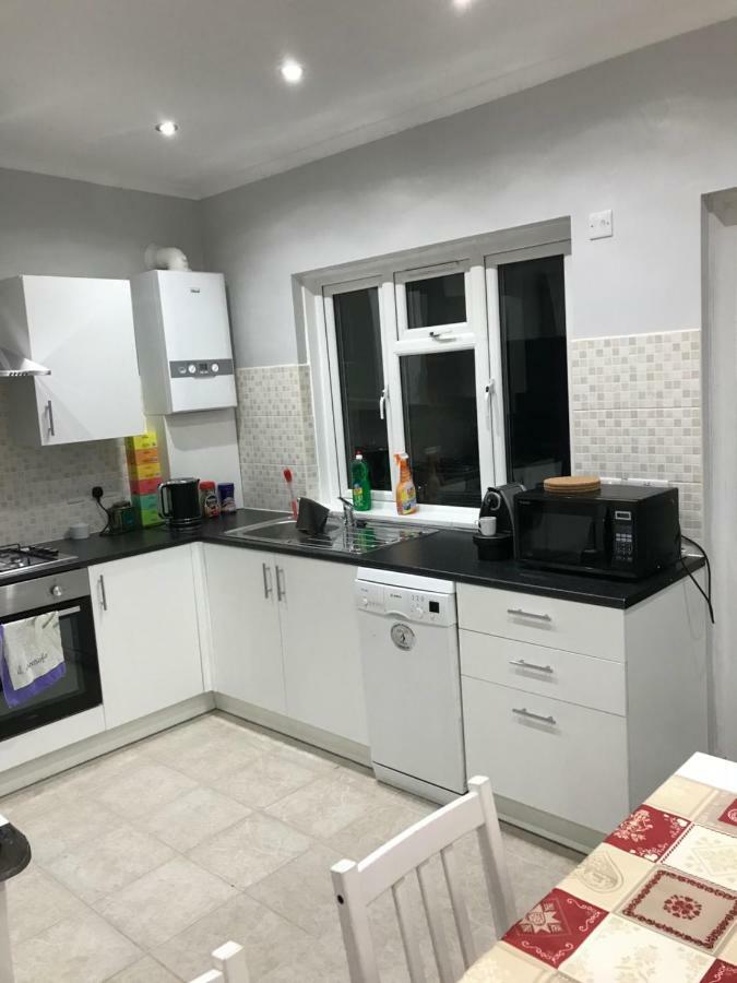 Streatham Common Bed & Breakfast Лондон Екстериор снимка